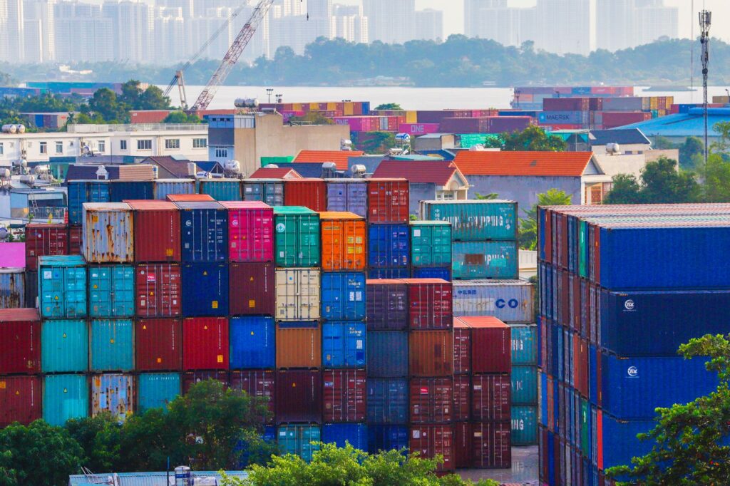 How can new businesses compete in global commerce markets? — The Astonishing Challenge: How New Businesses Compete Global Commerce